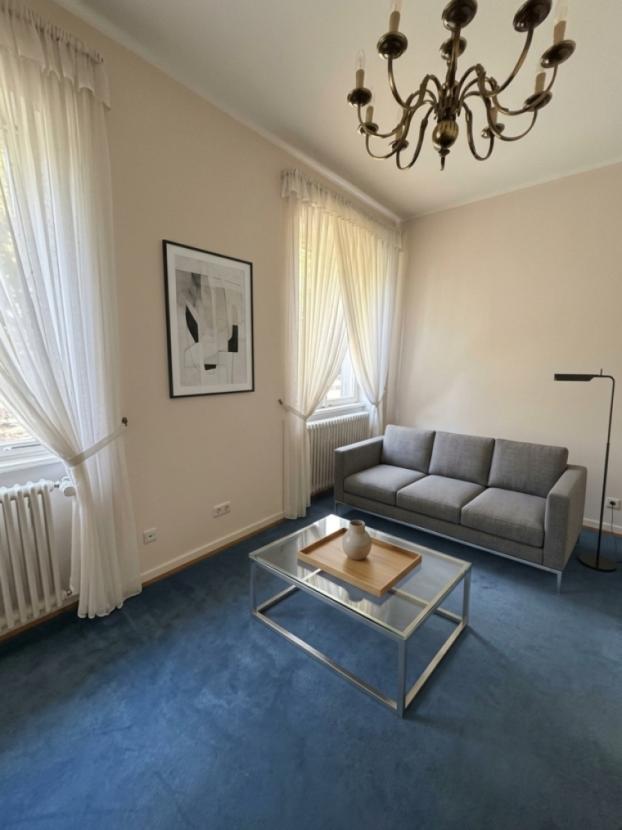 Zimmer 1. OG - KI-generiert