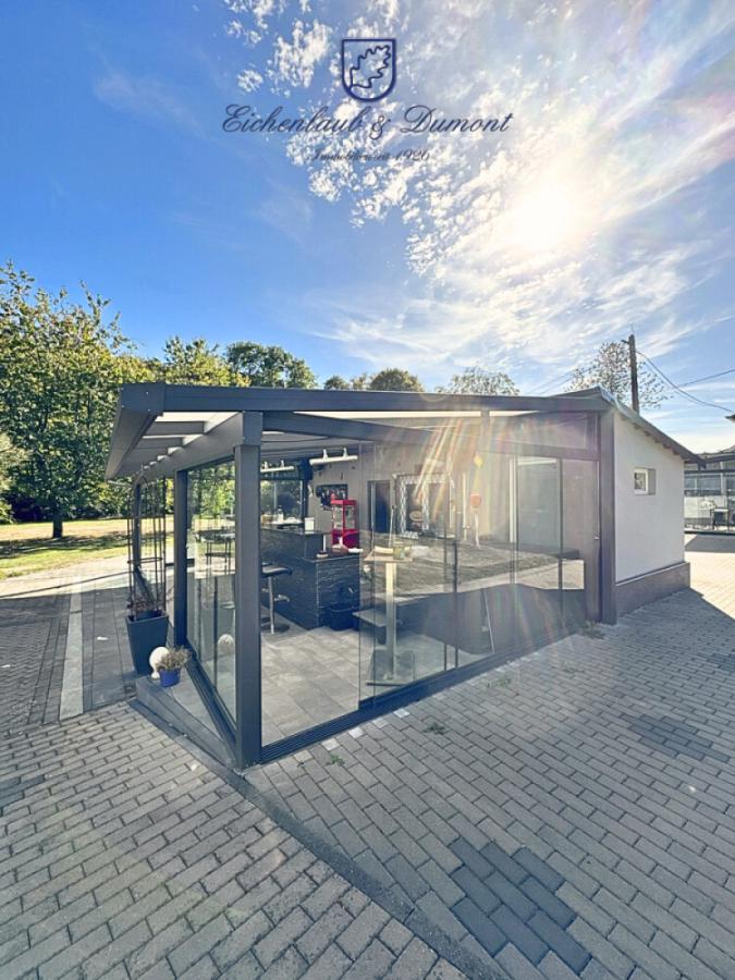 Seitenansicht Partyhaus