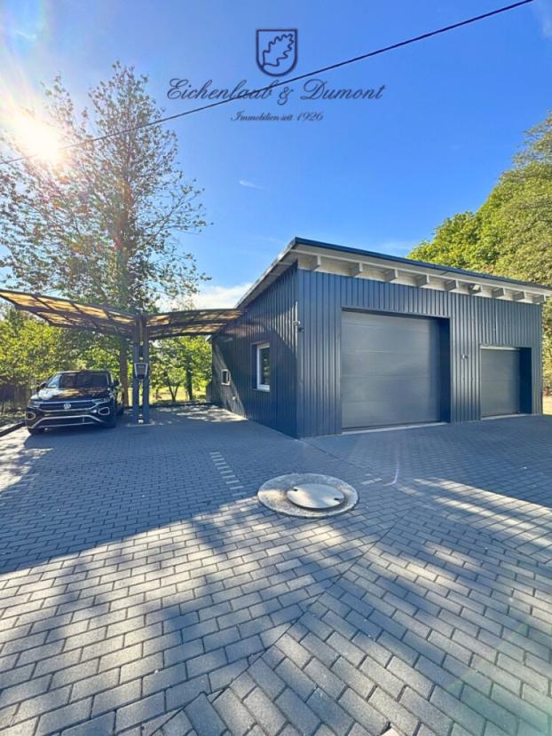 Garagen und Carport mit Wallbox