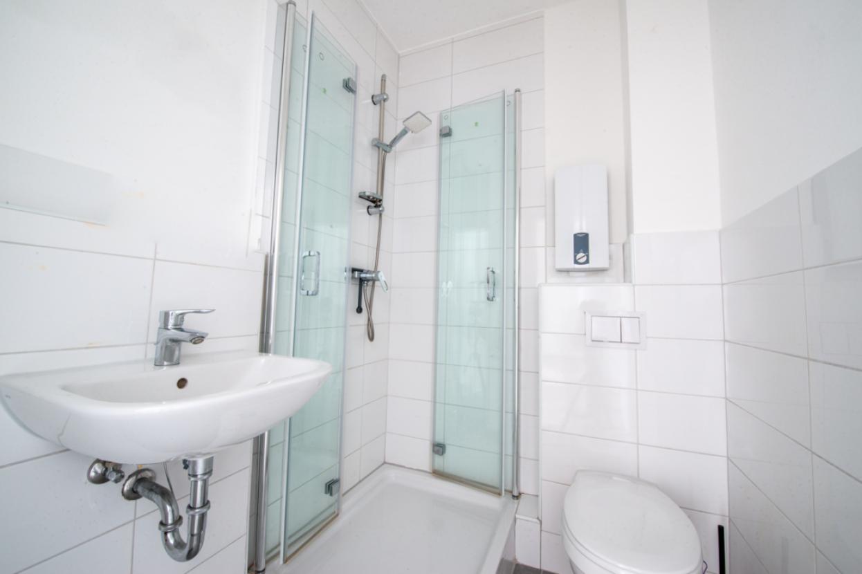 Ansicht Duschbad DG links 