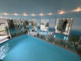 Indoor-Pool von oben