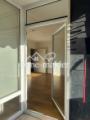 Blick von Balkon in Wohnzimmer