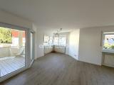 Wohnzimmer mit Balkon