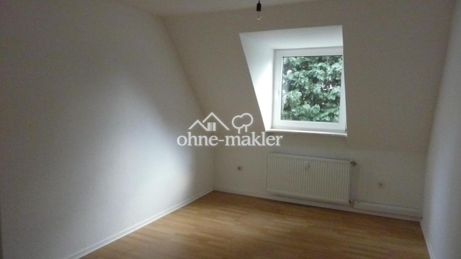 Arbeits-/Schlafzimmer