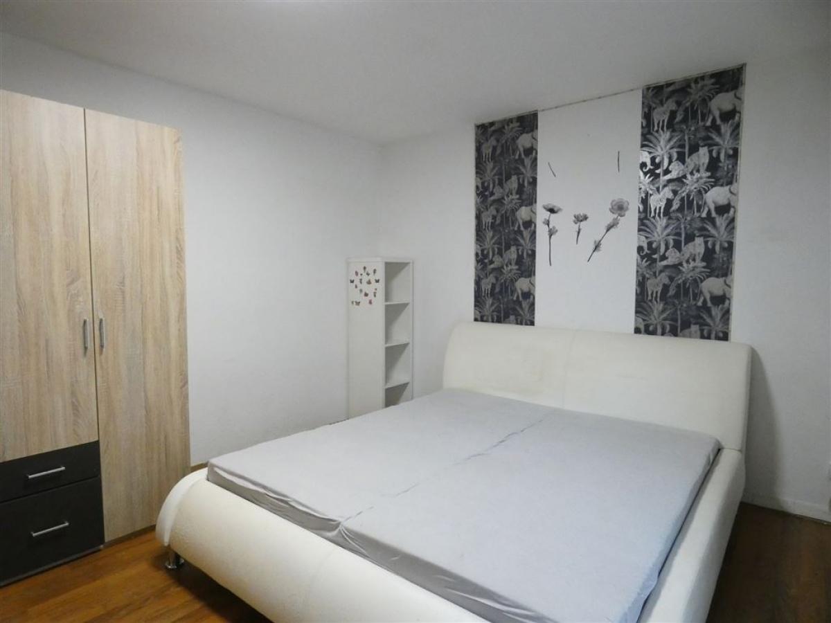 Wohn-/Schlafzimmer (ca. 15 m²)