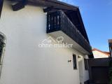 Eingang und Ostbalkon