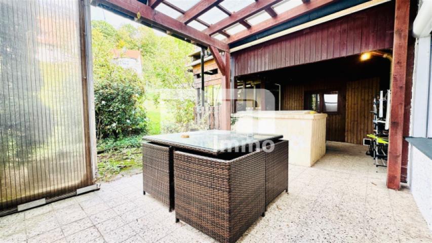 EG Terrasse überdacht / Vorratsraum / Geräteraum