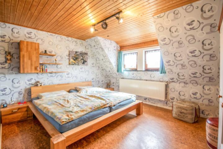 Schlafzimmer 1 OG