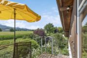 Balkon mit Blick ins grüne