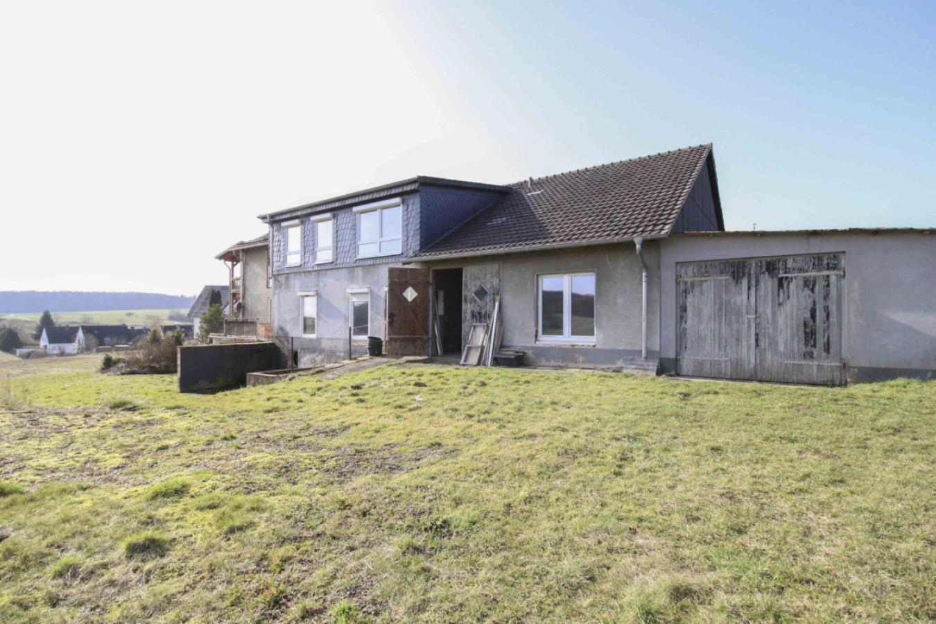 11 Haus hinten