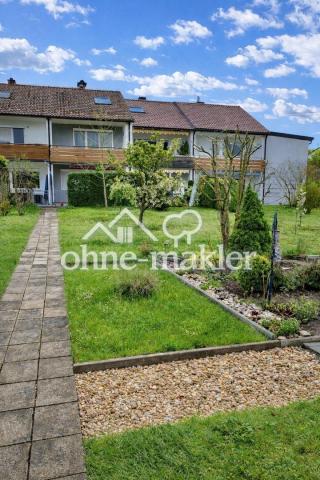 Garten mit Blick zum Haus