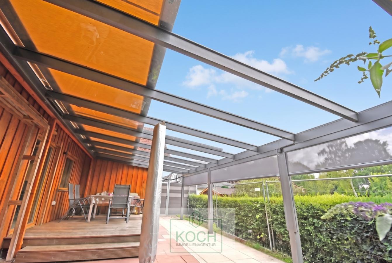 Terrasse 1 mit Glasüberdachung & Sonnenschutz
