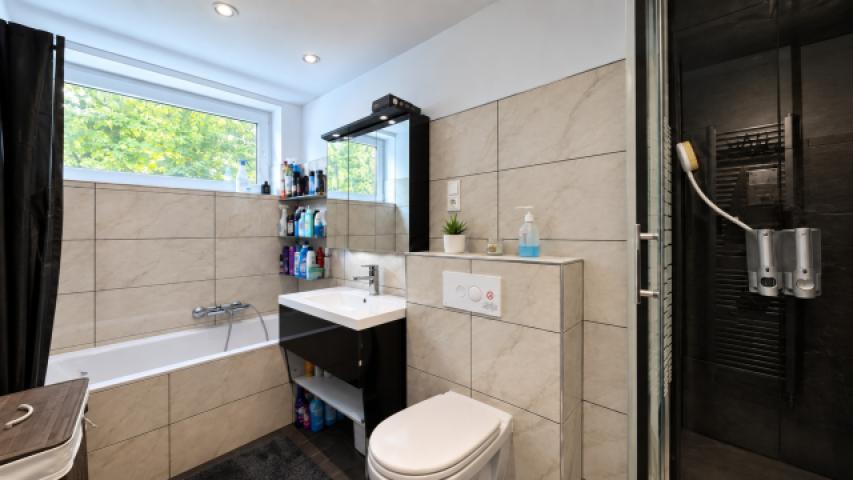 Badezimmer EG