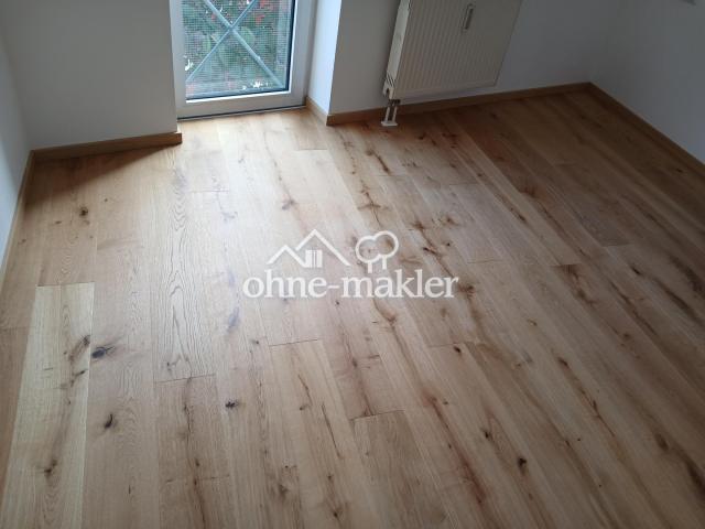 Schlafzimmer, Ostseite, Parket