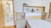 Kinderzimmer 2 mit Zugang zum Bad