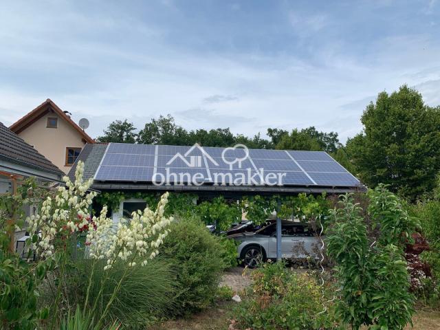 Carport mit Photovoltaikanlage