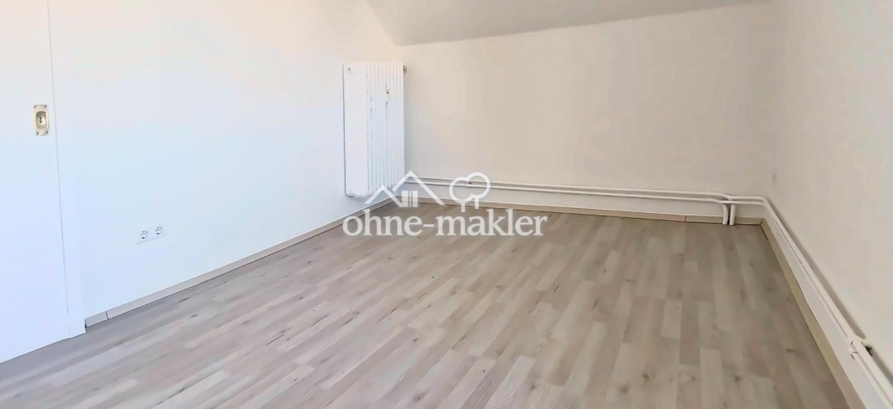 Zimmer mit Dachschräge