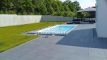 Garten mit beheiztem Pool