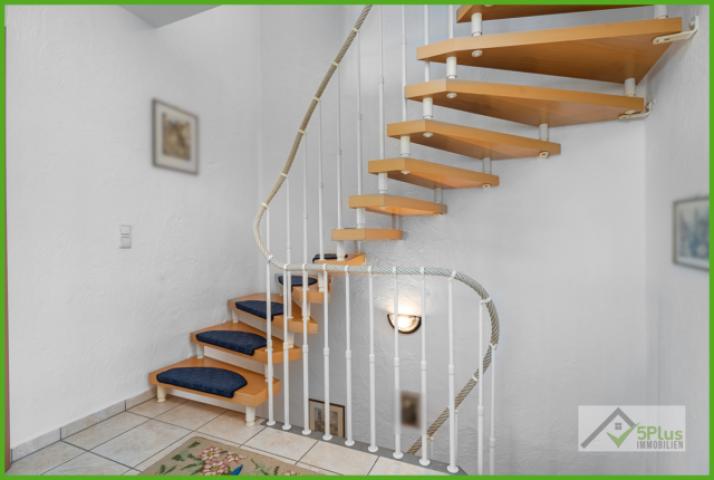 5Plus Immo Haus zum Kauf Vettweiß/Lüxheim Flur 1.OG