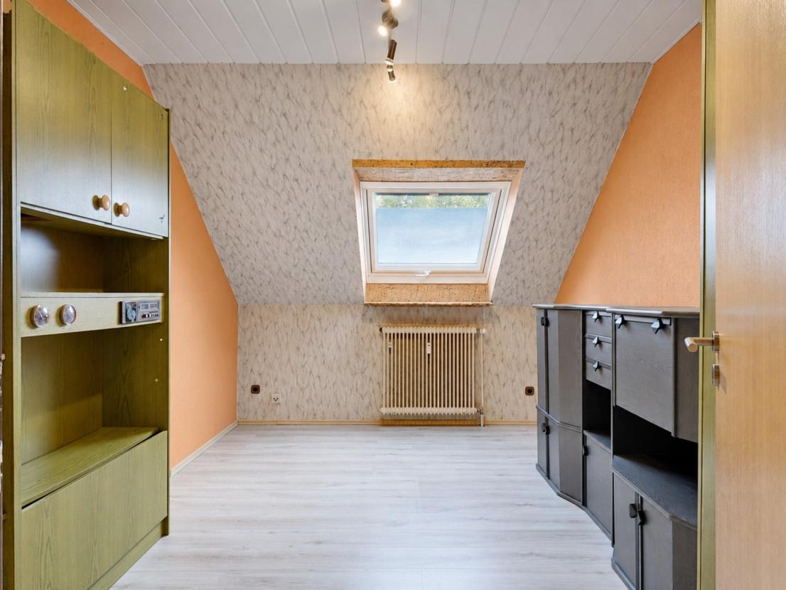 Schlafzimmer DG
