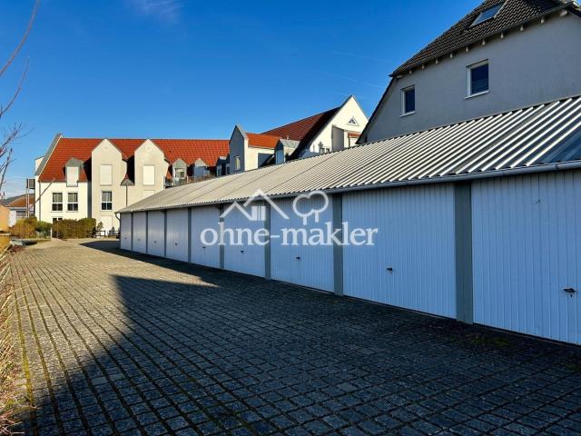 Innenhof mit Garagen