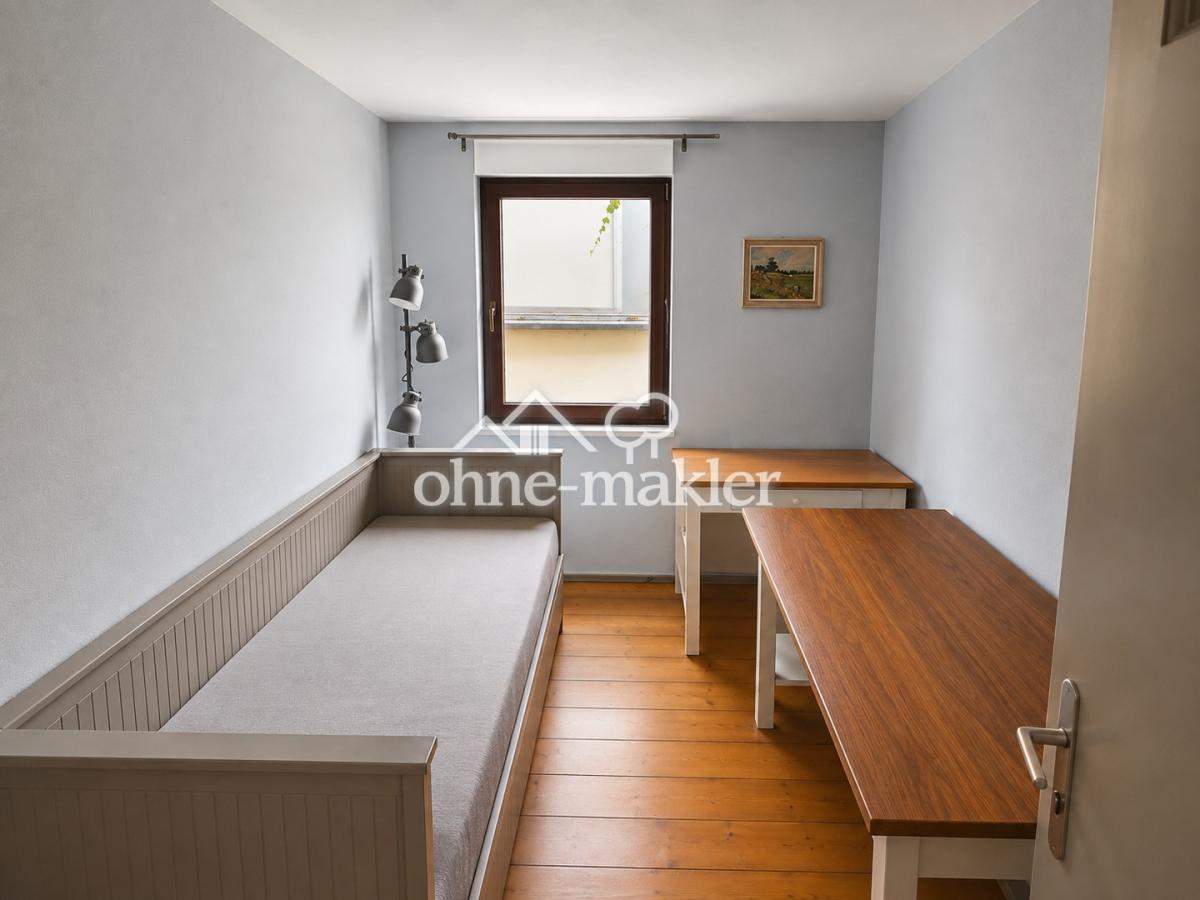 Gästezimmer/ Bastelraum 1.OG