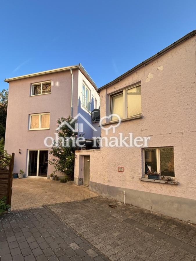 Eingang und vordere Terrasse