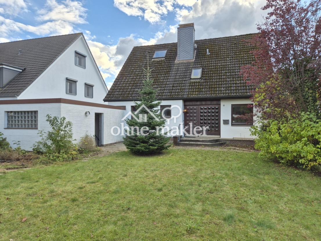 Gebäude mit Garage - Nordseite