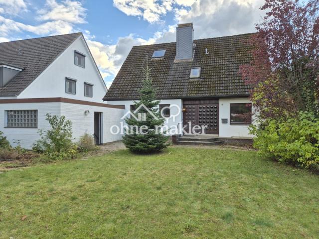 Gebäude mit Garage - Nordseite