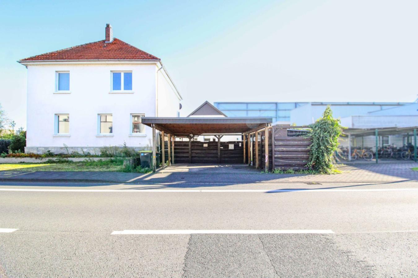 13 Carport