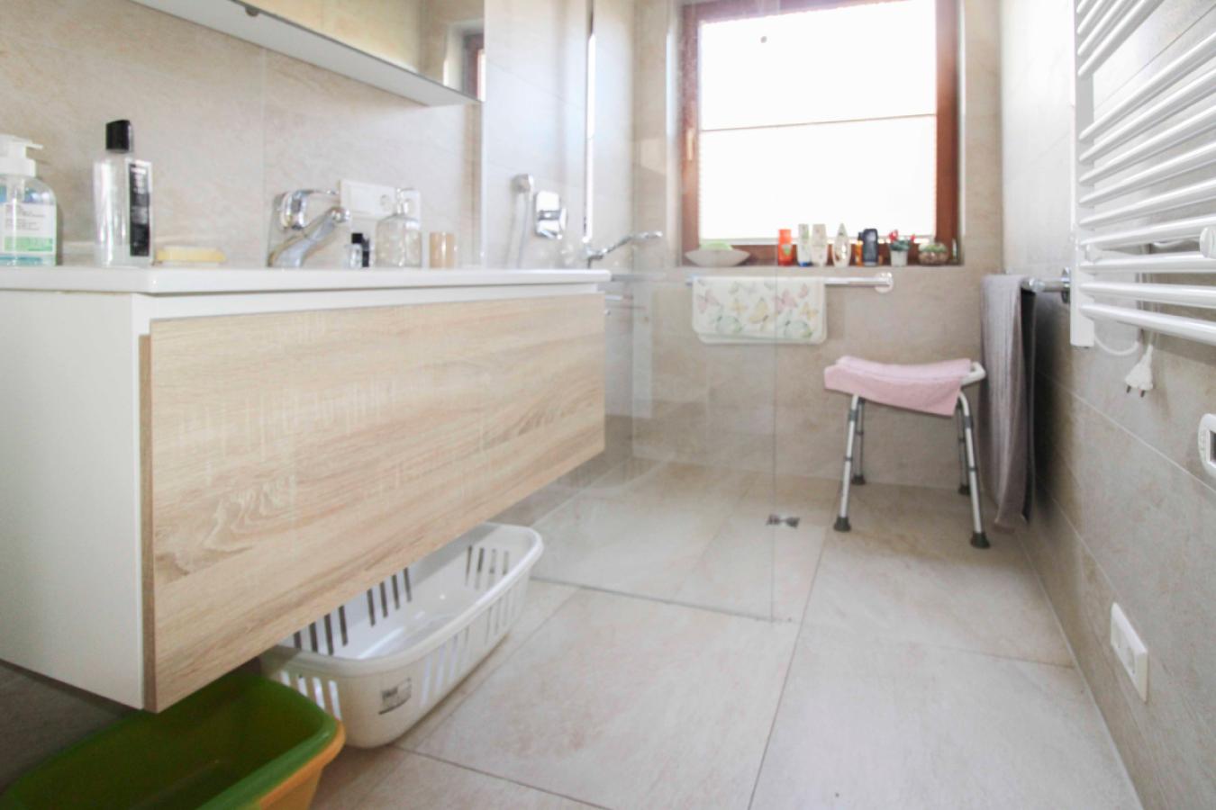 Badezimmer EG Bild 2