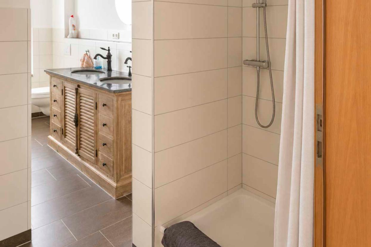 Badezimmer 1