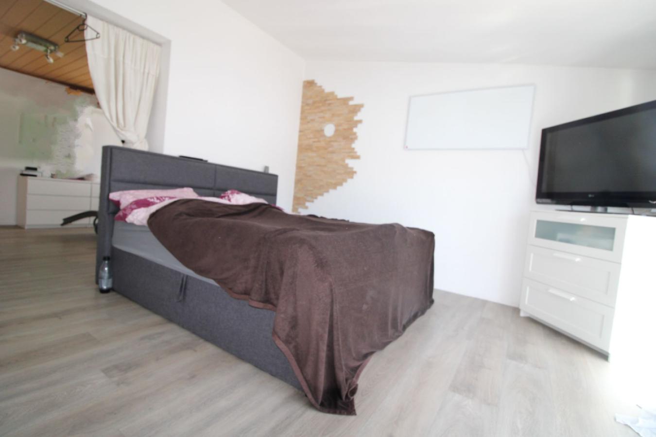 Schlafzimmer Bild 1