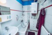 Bad mit Duschbadewanne