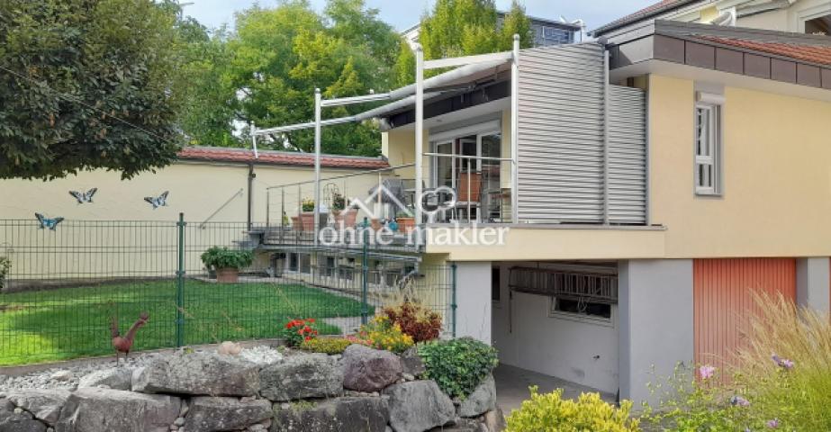 Terasse, Grünfläche, Garage