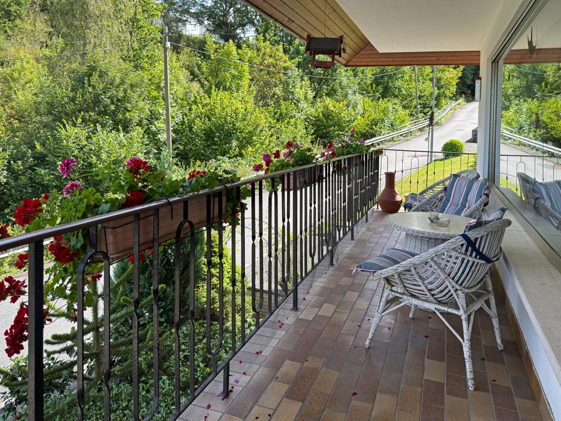 anliegender Balkon 