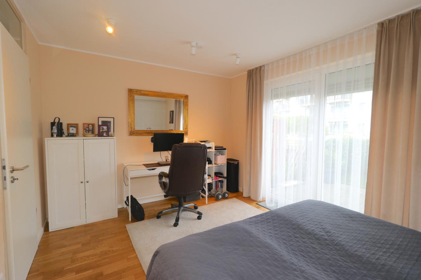 Schlafzimmer (2)