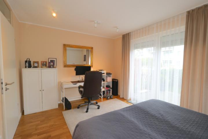 Schlafzimmer (2)