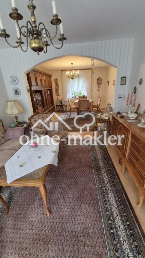 Großes Wohnzimmer unten II