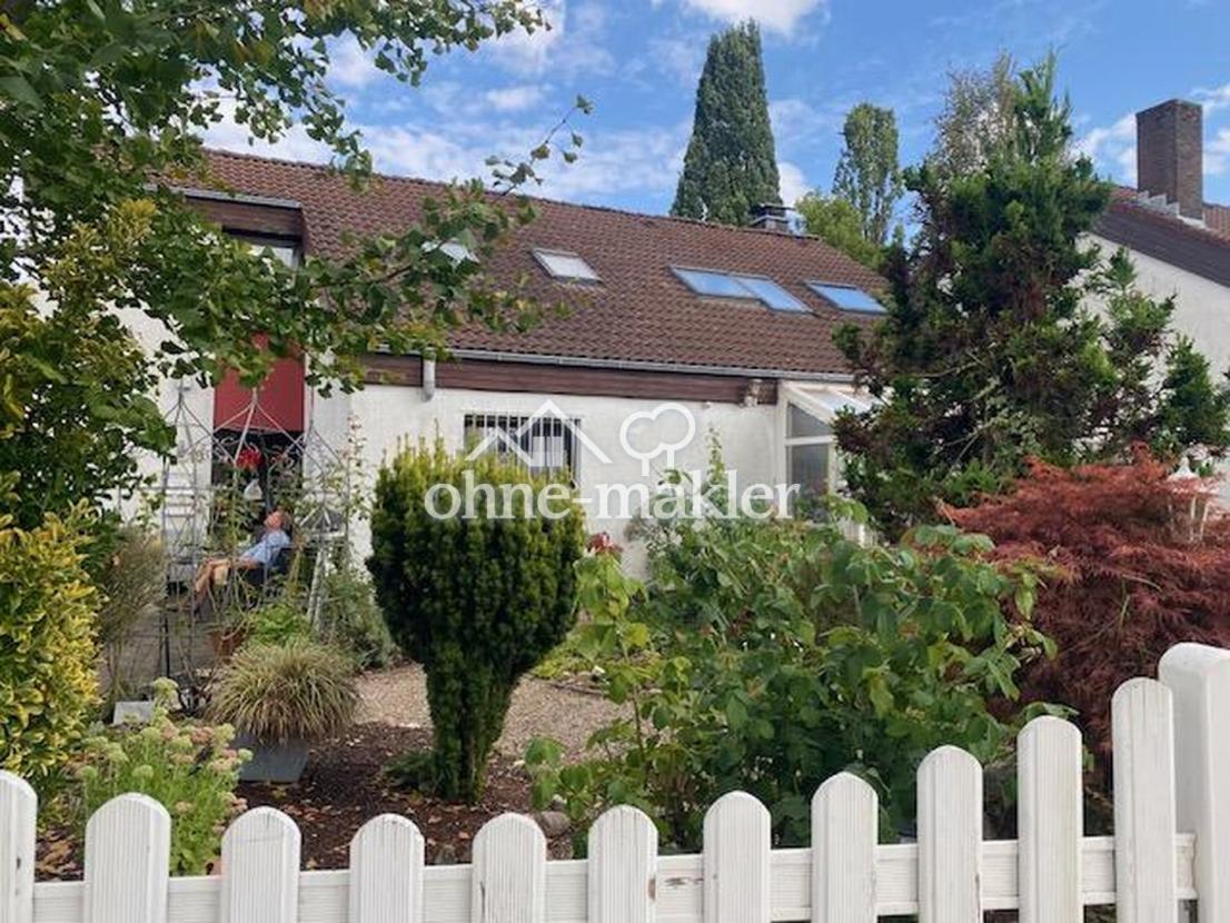Vordergarten mit Südterrasse