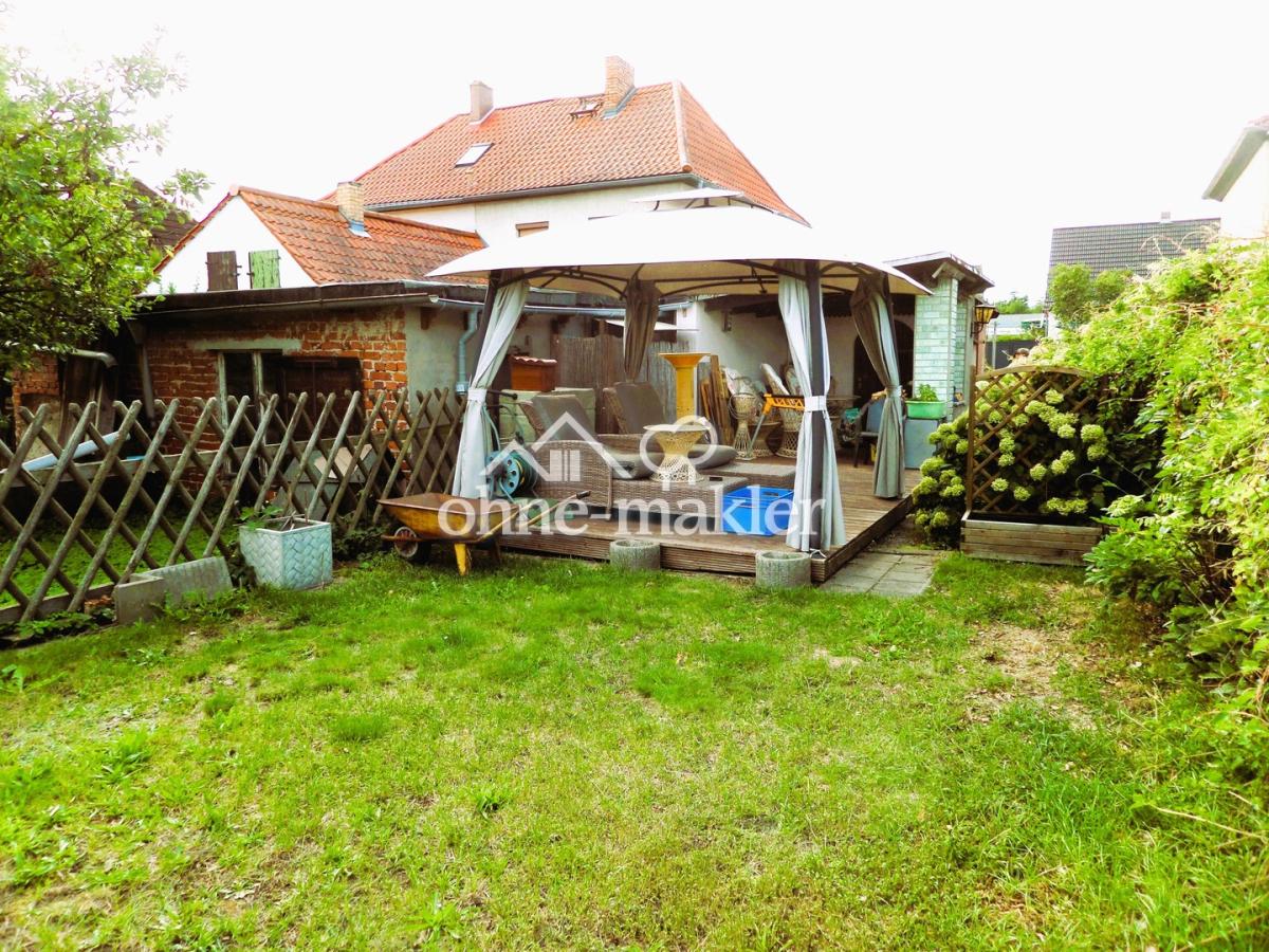 Gartenansicht I mit Terrasse