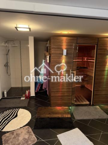 Sauna mit Dusche im Keller