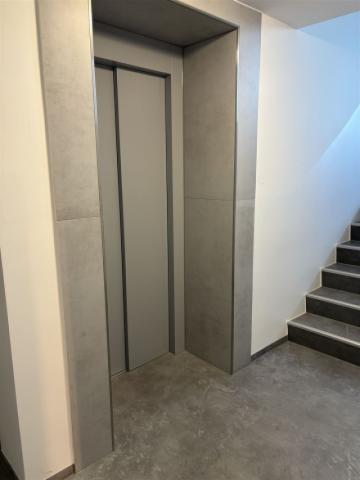Aufzug vorhanden