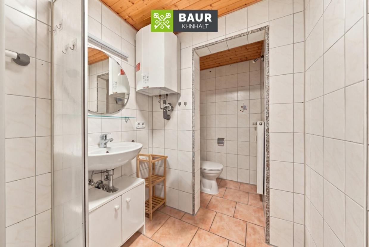 Badezimmer WHG DG links
