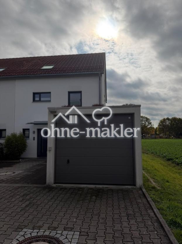Einzelgarage mit elektr. Tor