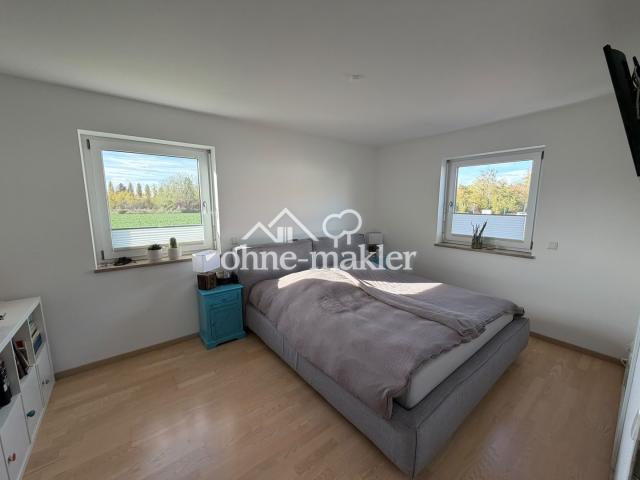 Schlafzimmer Blick nach W u. N