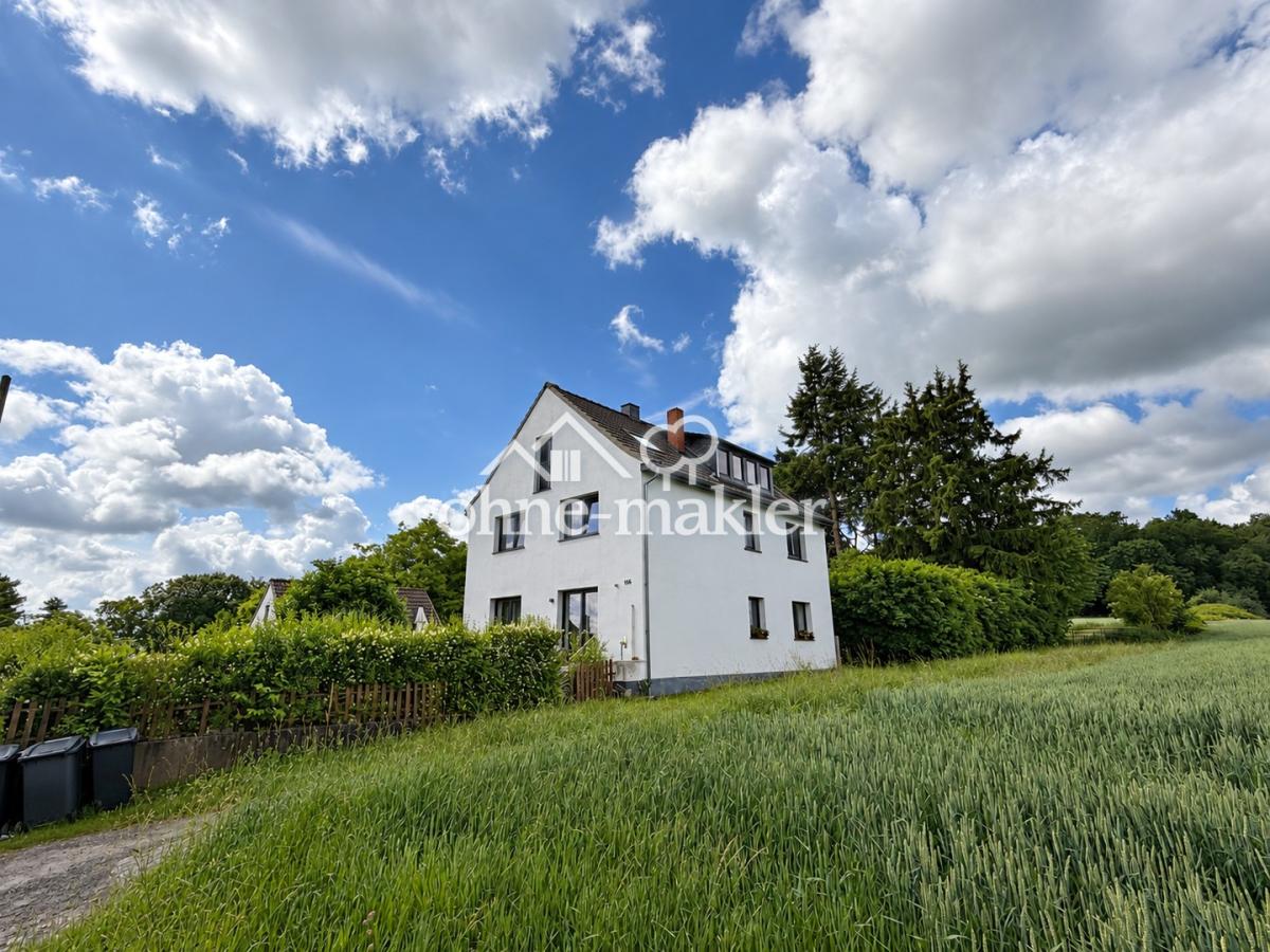 Hausansicht von Straße