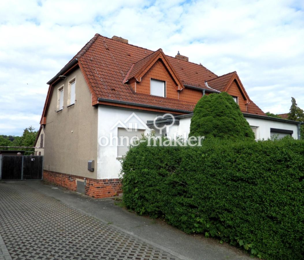 2. Auffahrt und Seitenansicht