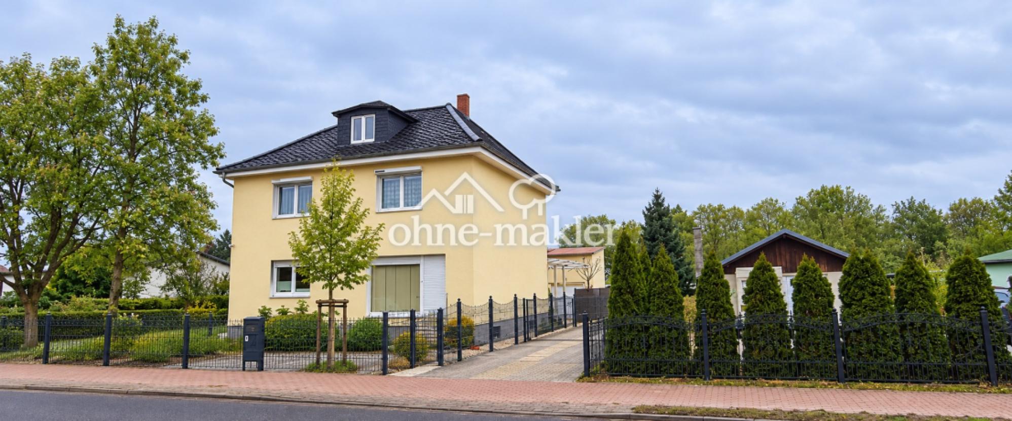 Haus Vorderansicht rechte Seit