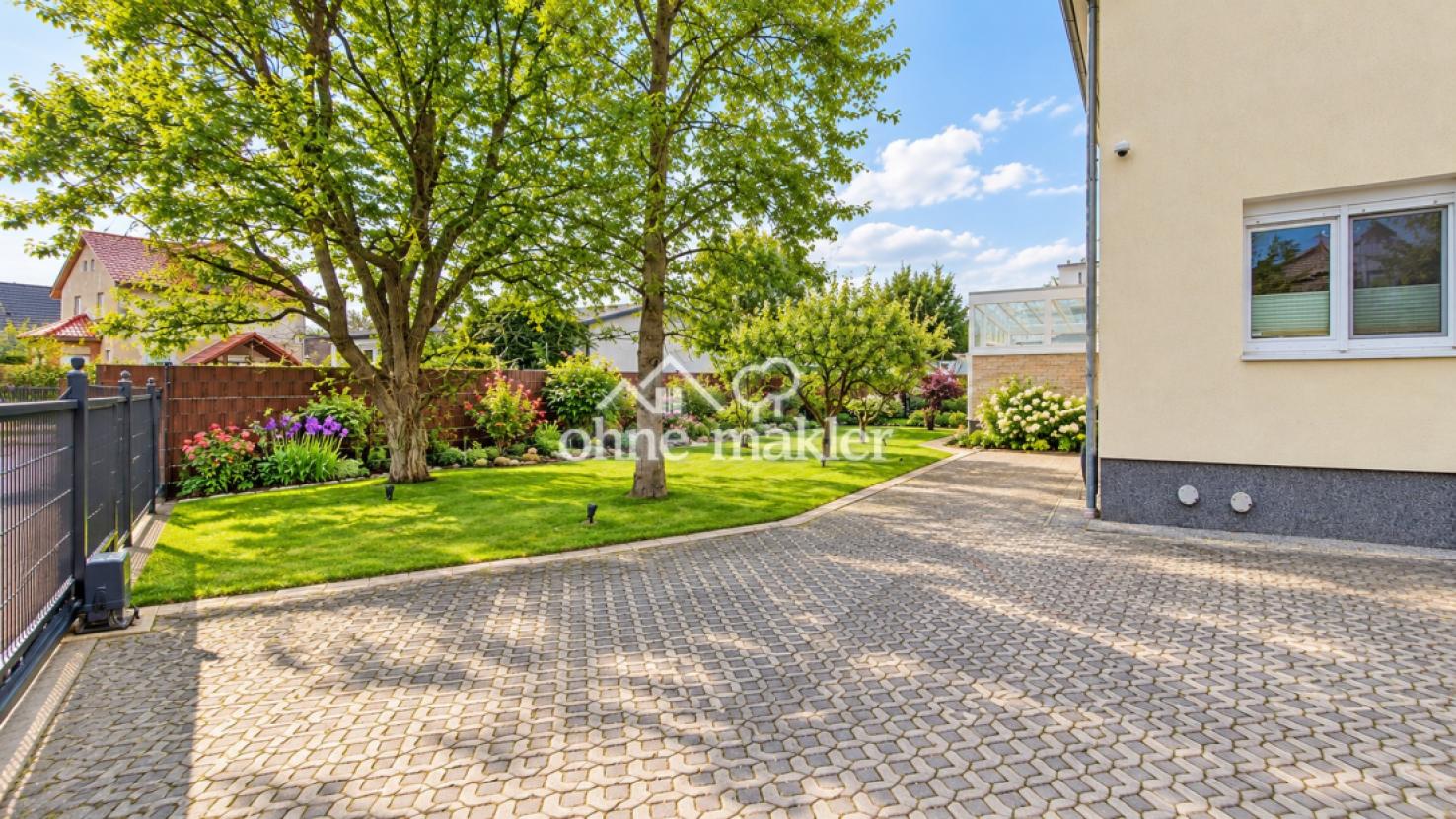 Haus vorne li. Seite Ansicht